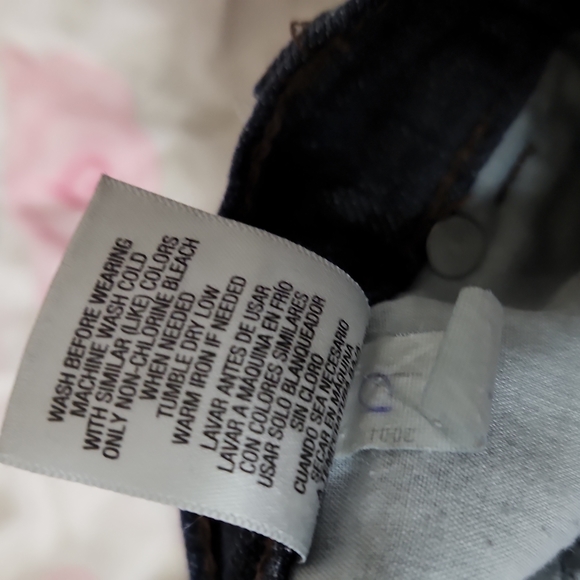 Dark wash 5 pocket  cropped  jeans - Picture 4 of 4